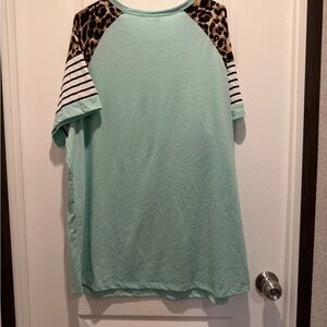 Sunshine & Rodeos Leopard Stripe Raglan Tee Mint Green 2XL NWT Boutique Top